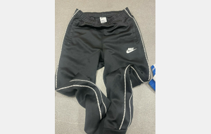 PANTALON SURVETEMENT NIKE TAILLE L